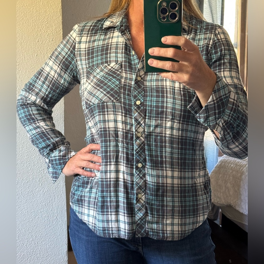 GAP Plaid Button-Up Shirt in Blue, White, Gray